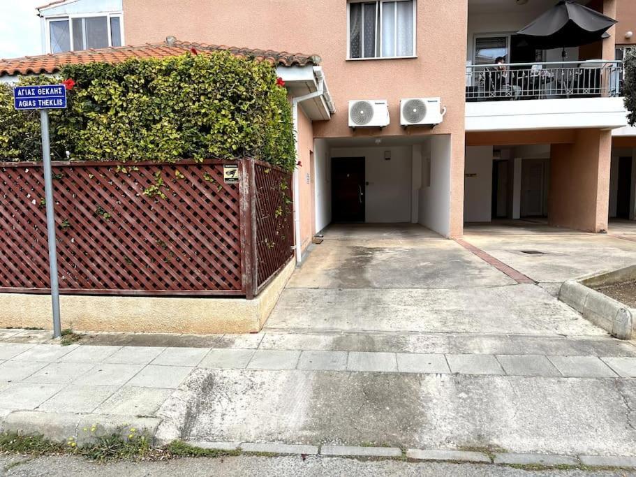 Pafia Crown-jewel 2b, Pool, Prime Location, דירה *