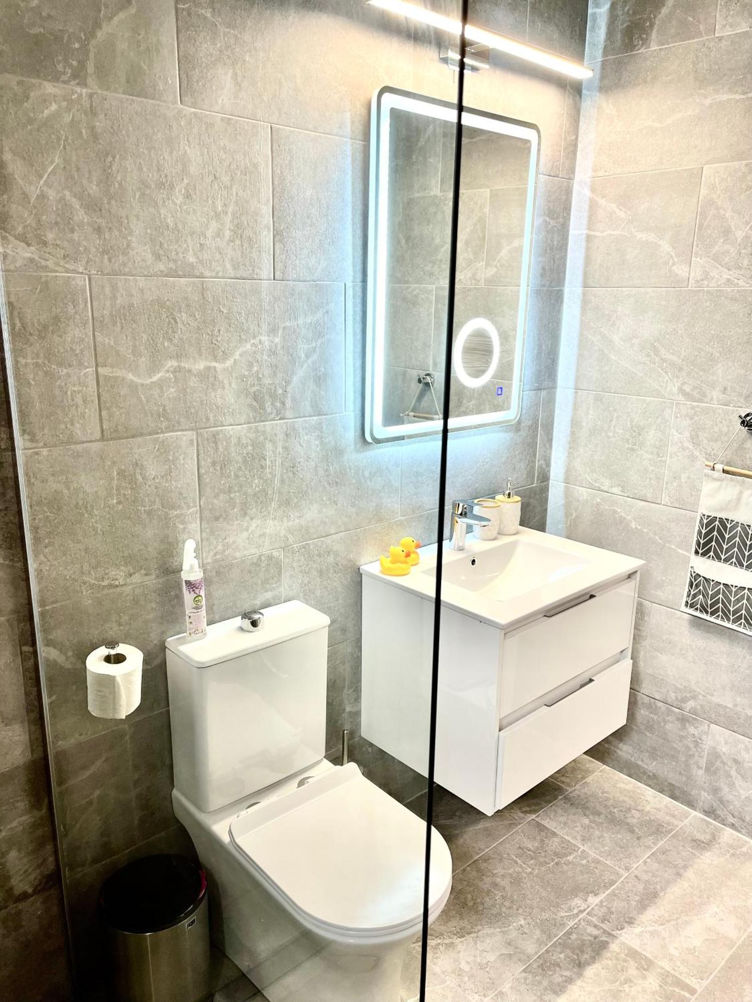 Pafia Crown-jewel 2b, Pool, Prime Location, * Paphos