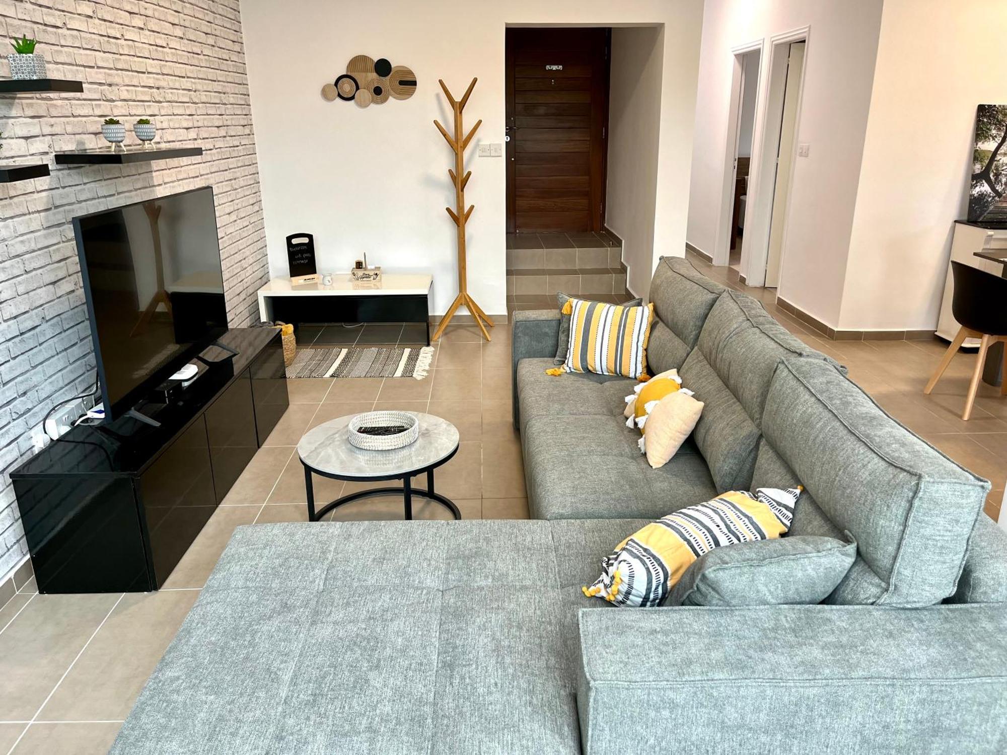 Pafia Crown-jewel 2b, Pool, Prime Location, Apartment